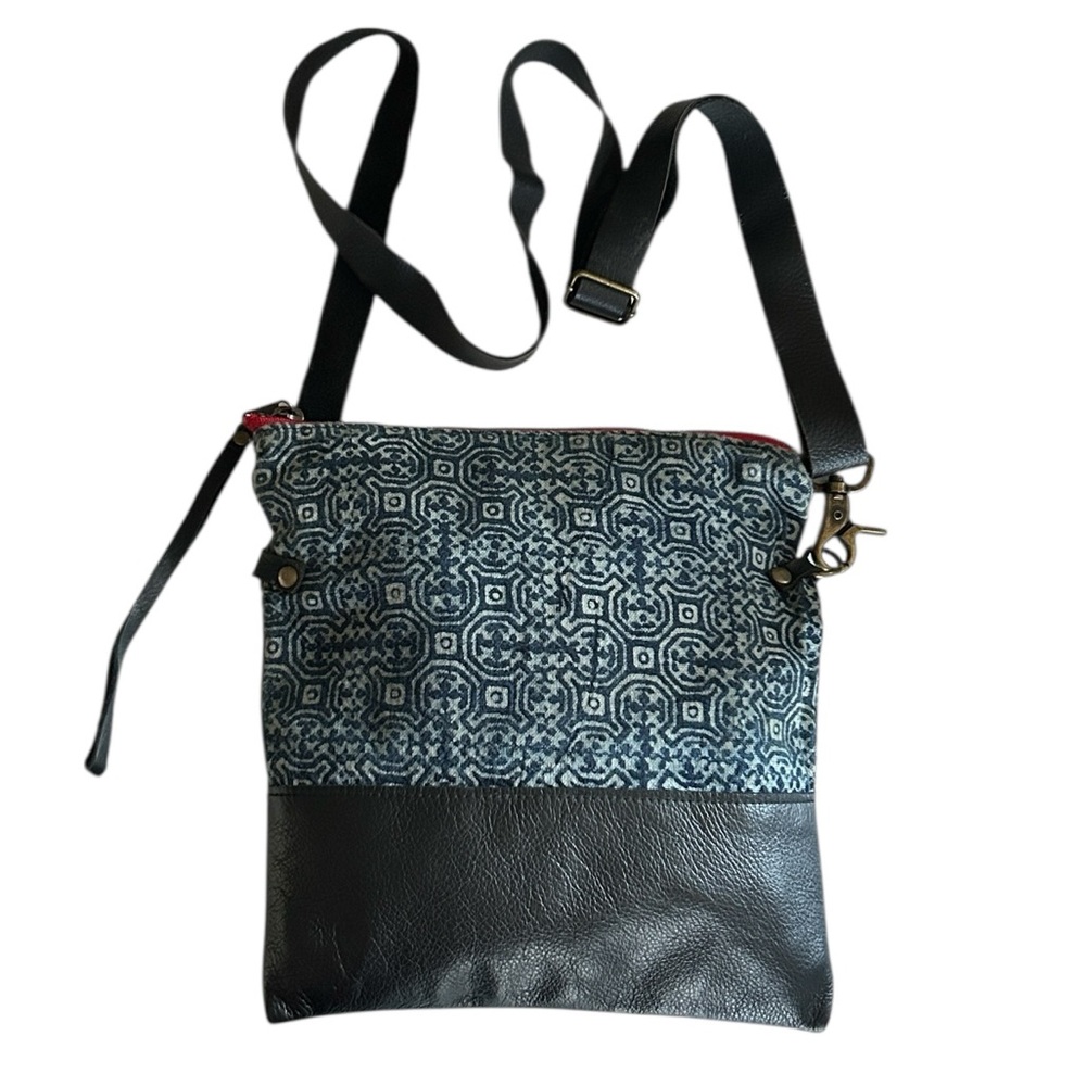 VAALBARA DESIGNS Handmade in California Fabric and Leather Crossbody Bag